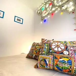 https://casa-vacanza-luminaria.palermohotels.org