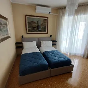 https://guest-house-fiore-roma.it-romehotels.com